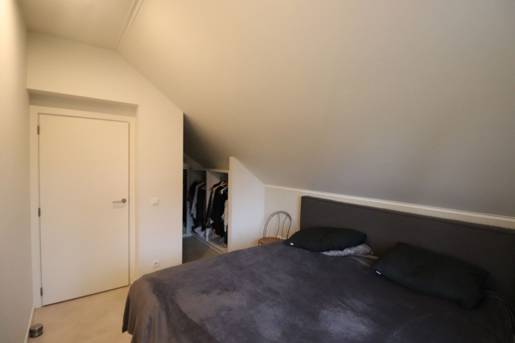 Modern en energiezuinig 2-slaapkamerappartement met carport en ruim terras. foto 11