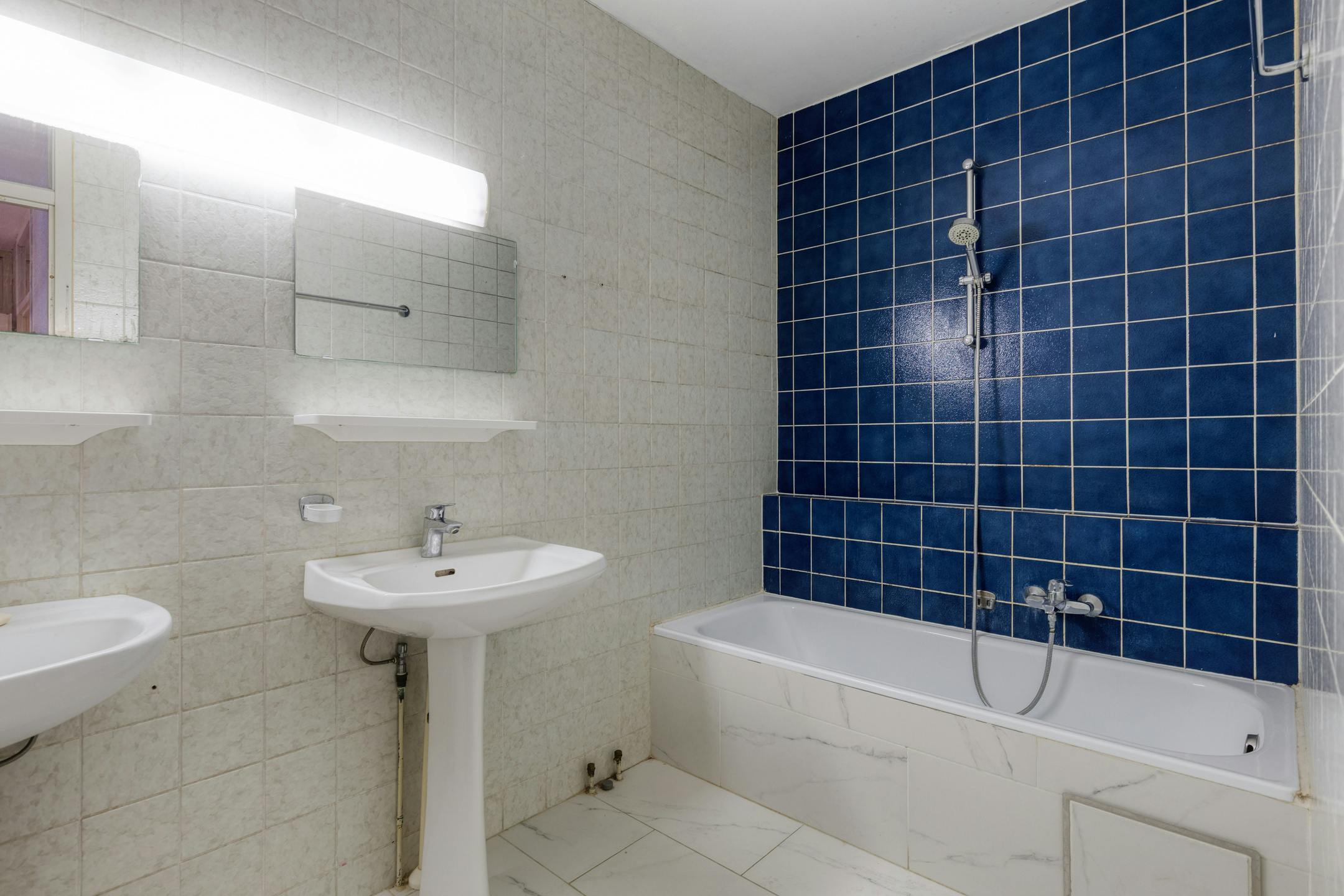 Ruim appartement met garage te koop in Merksem foto 11