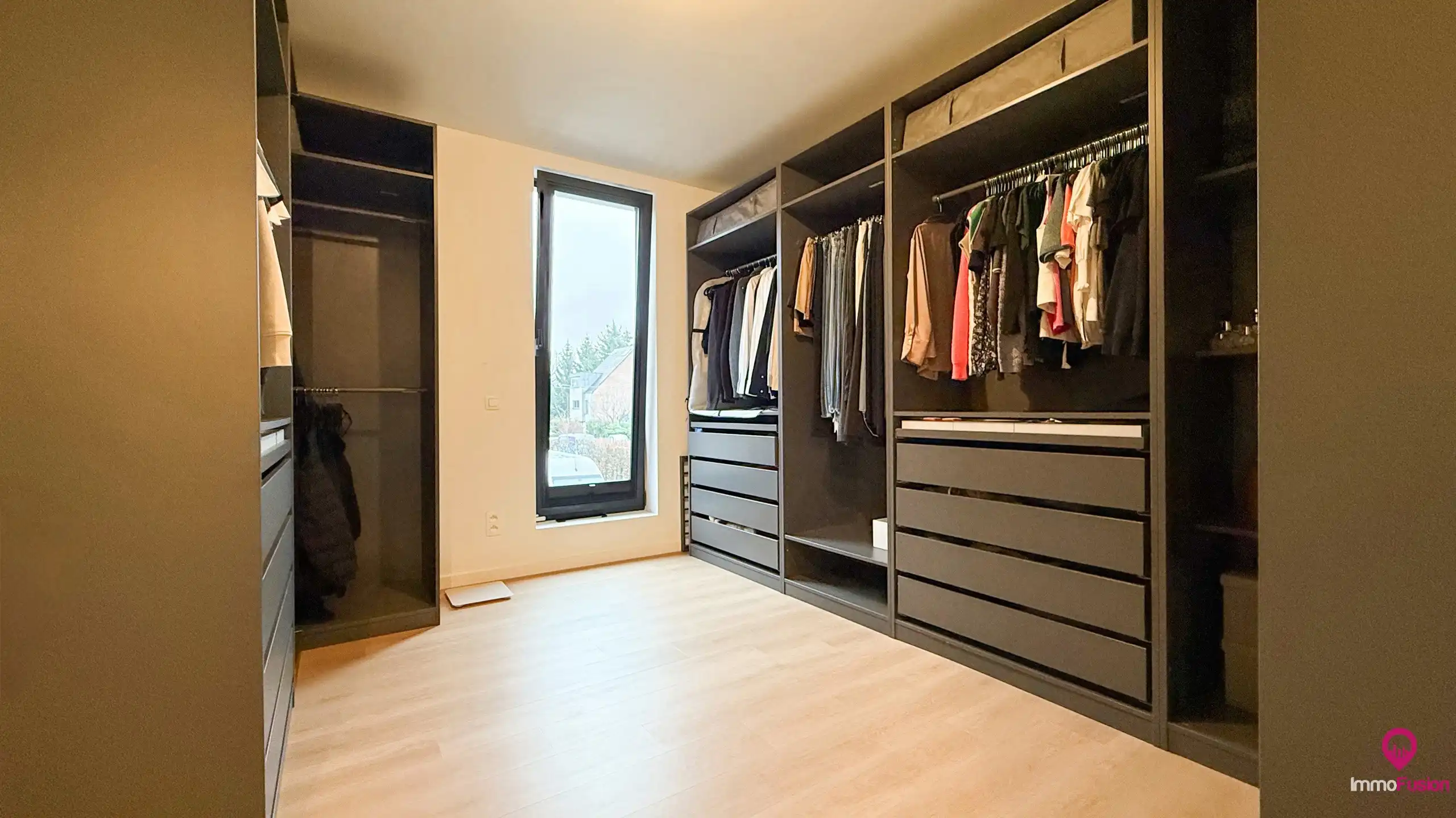 Stijlvolle nieuwbouwwoning met diepe tuin + vloerverwarming! foto 27