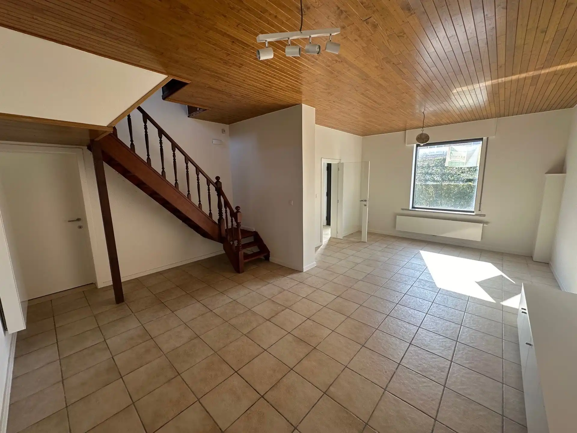 Ruime woning met 3 slaapkamers en groot terras foto 3