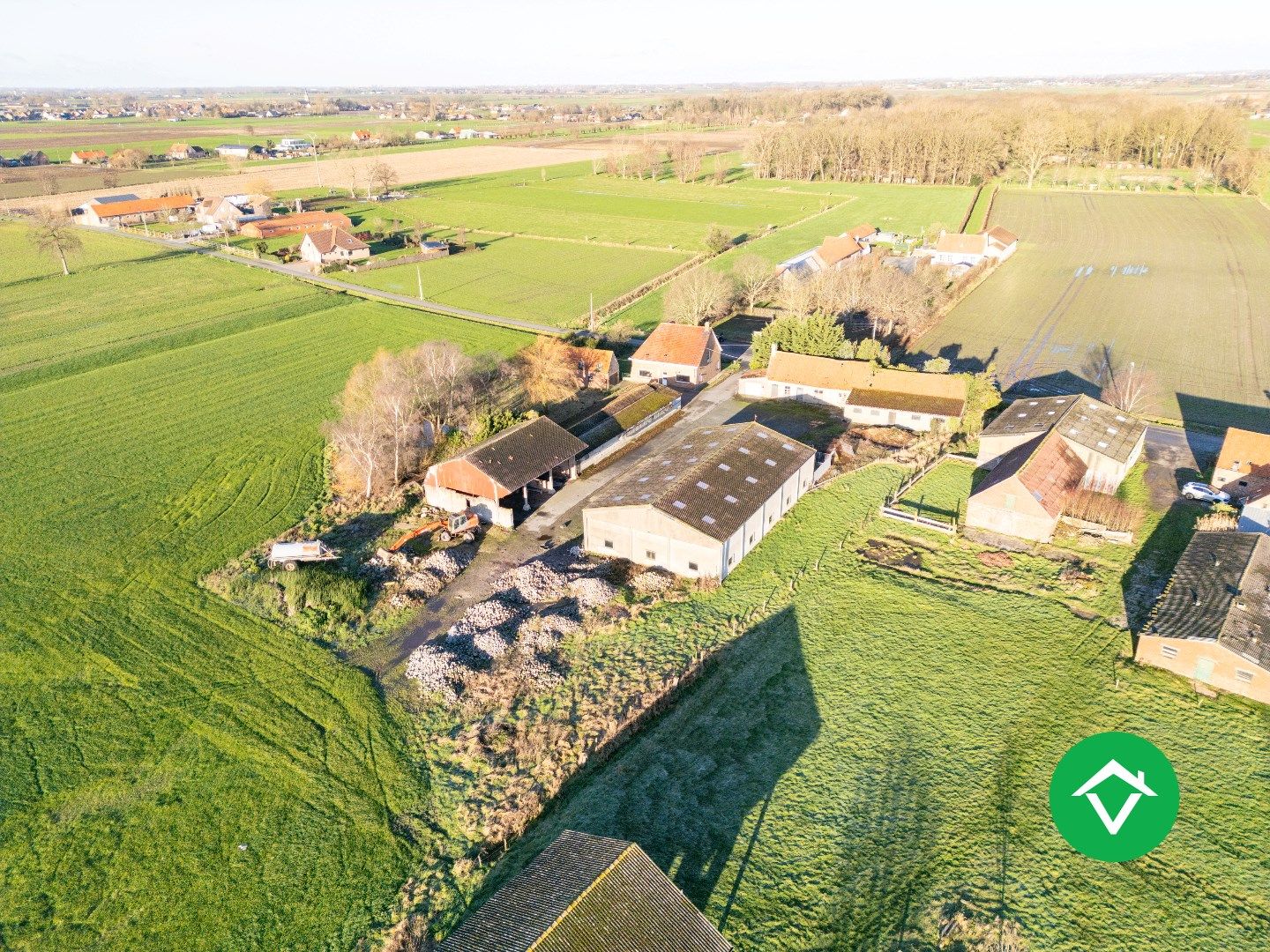 Authentieke hofstede in een landelijke omgeving te Koekelare foto 3