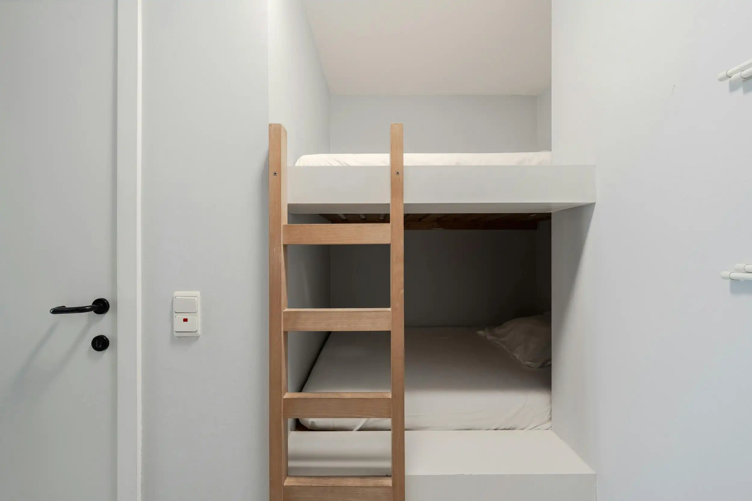 Uniek 1-slaapkamerappartement te koop vlakbij zee te Oostende foto 9