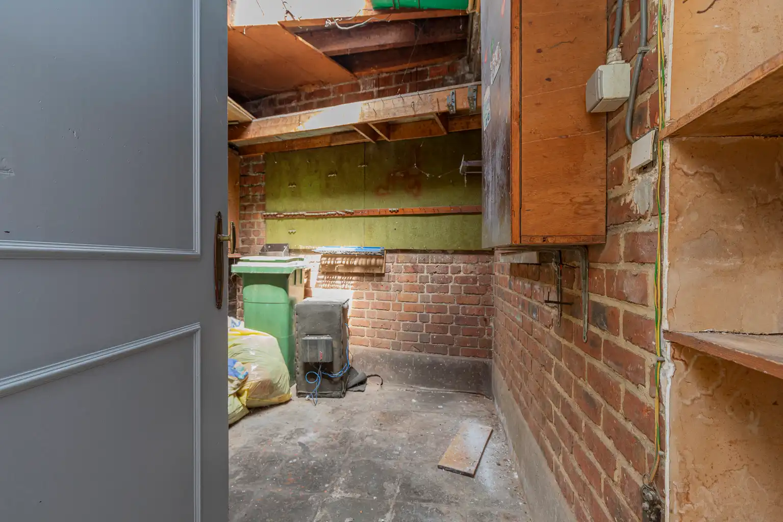 Te renoveren woning in Aalst  foto 3