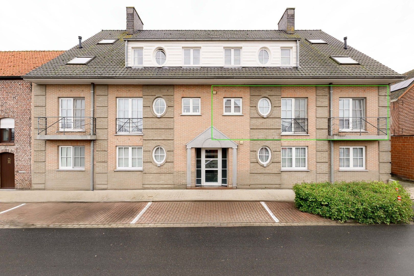 INSTAPKLAAR APPARTEMENT (53m²) IN HARTJE AARSELE foto {{pictureIndex}}