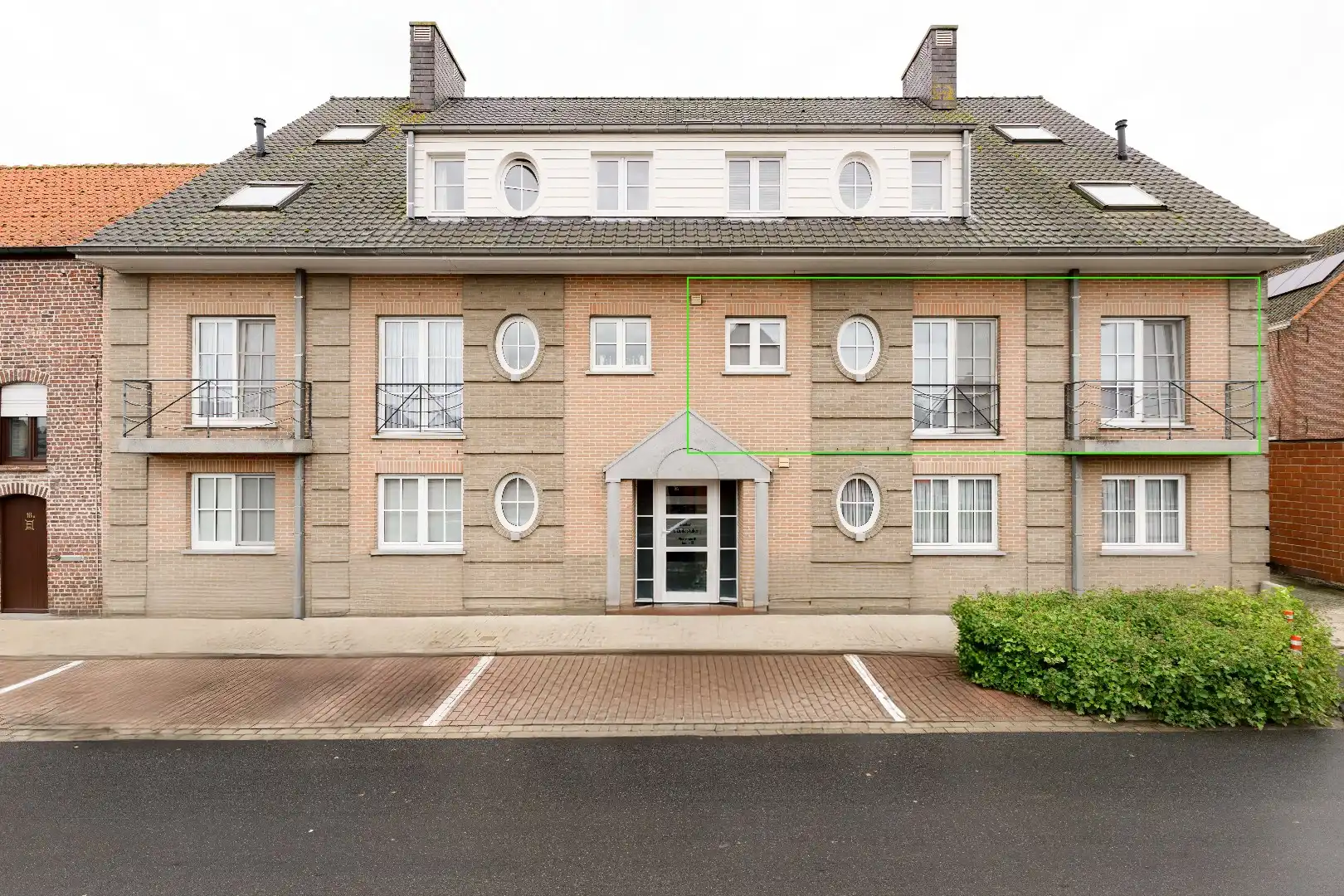 INSTAPKLAAR APPARTEMENT (53m²) IN HARTJE AARSELE foto {{pictureIndex}}