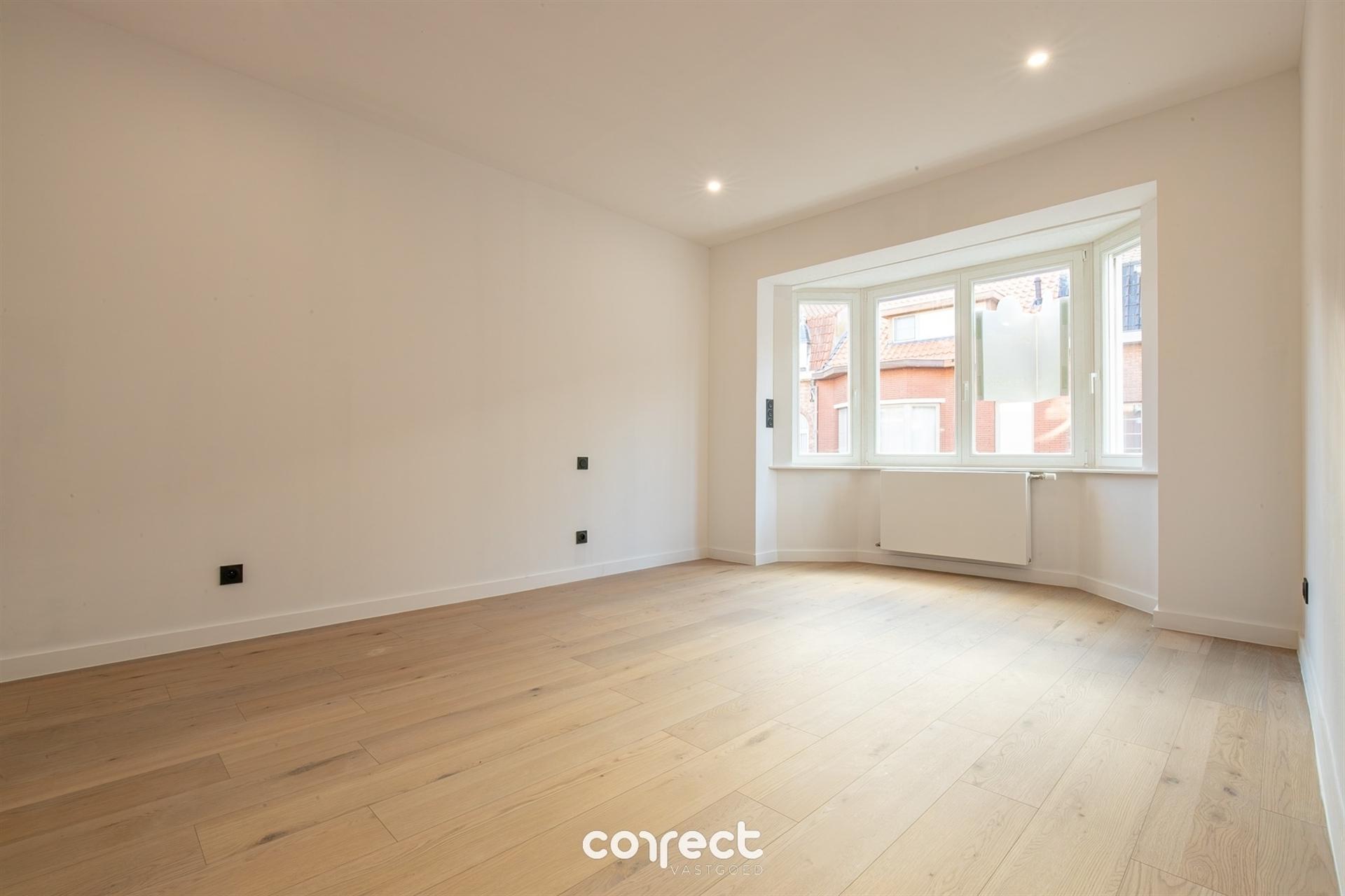 Prachtig gerenoveerde stadswoning met tuin foto 16