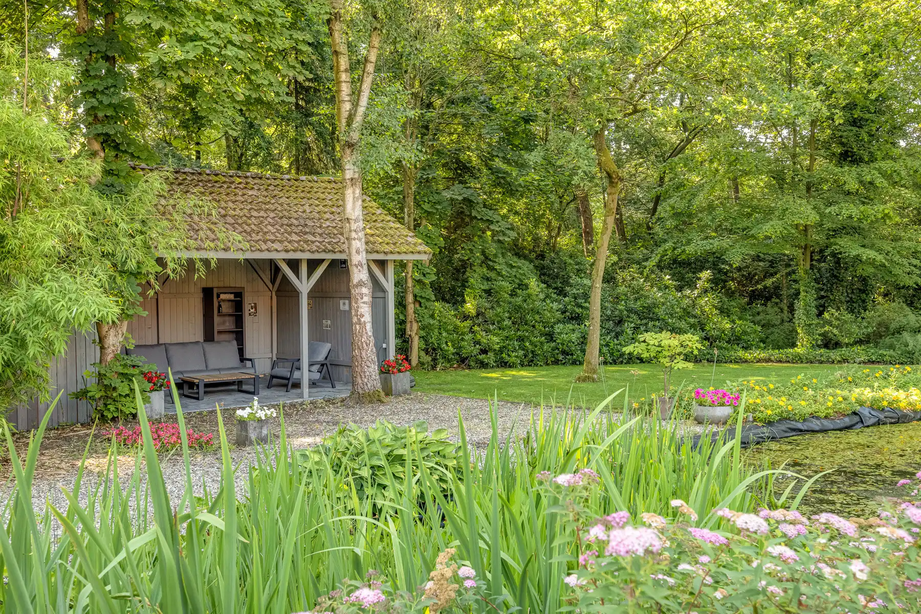 Ruime villa op 2.715 m² in een rustige en groene omgeving foto 27