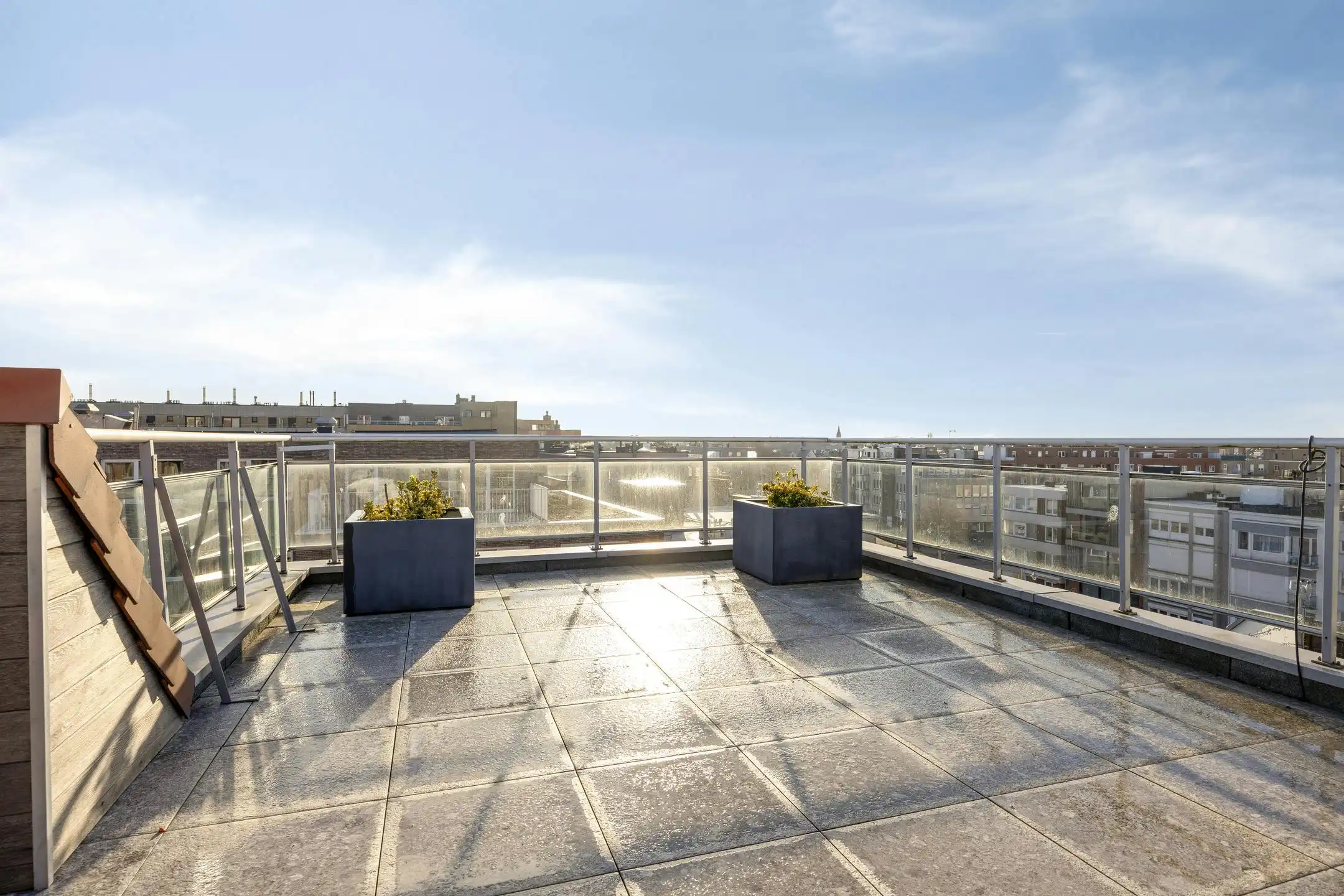 Lichtrijk duplex appartement te koop in Blankenberge foto {{pictureIndex}}