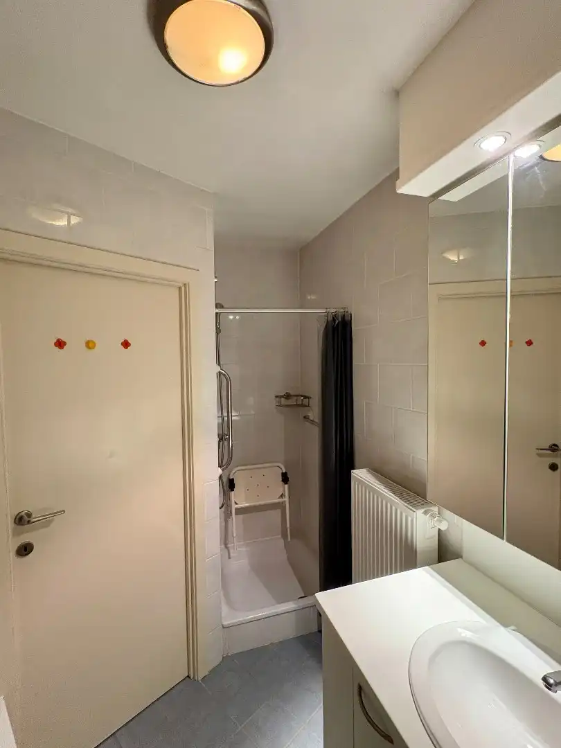 Hedendaags, tof 2 slaapkamer appt met terras in Kuurne. foto 12