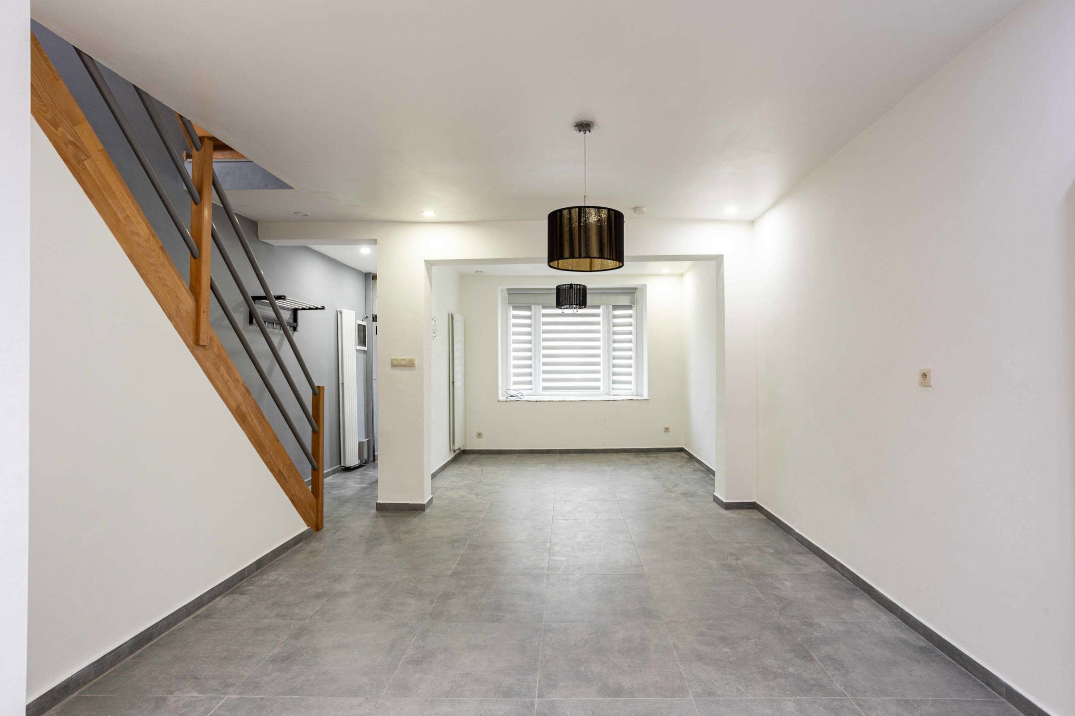 Gerenoveerde woning met 3 slaapkamers en terras. foto 6