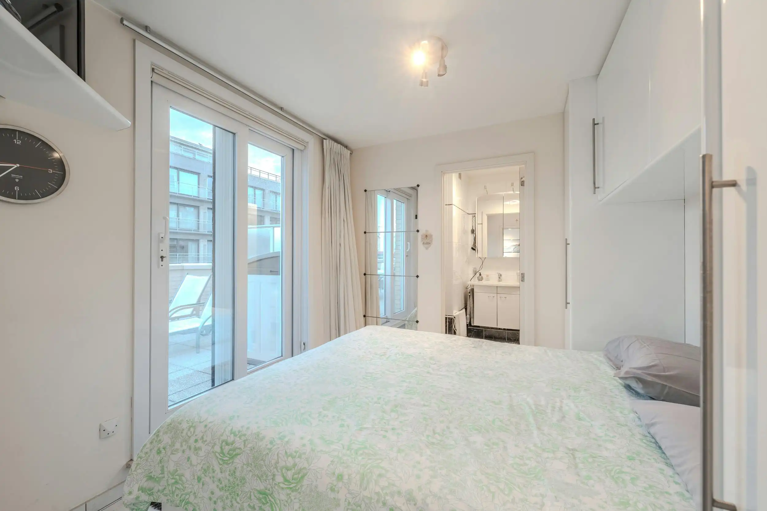 Prachtig appartement met ruime terrassen en zijdelings zeezicht! foto 11