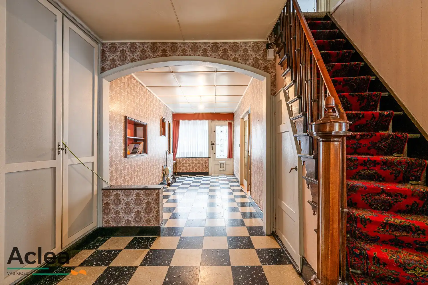 Ruime authentieke woning in het centrum van Eeklo foto 8