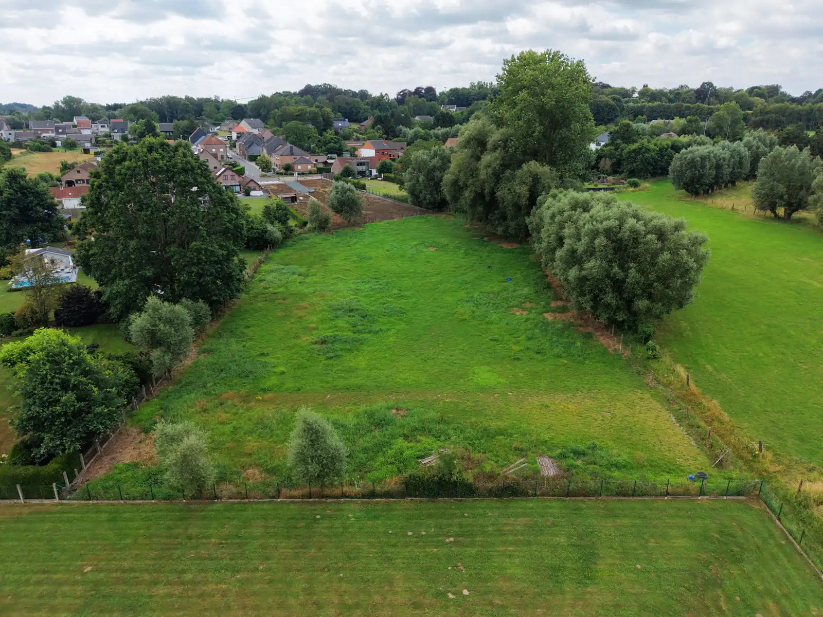 Zeer rustig gelegen weide foto 4