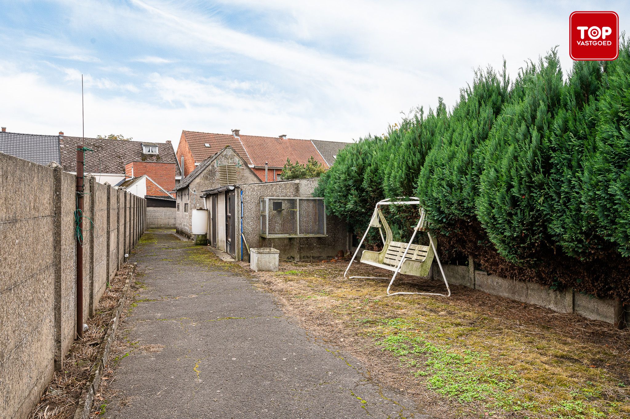 Te renoveren woning met 4 slaapkamers op perceel grond van 1605m² foto 16