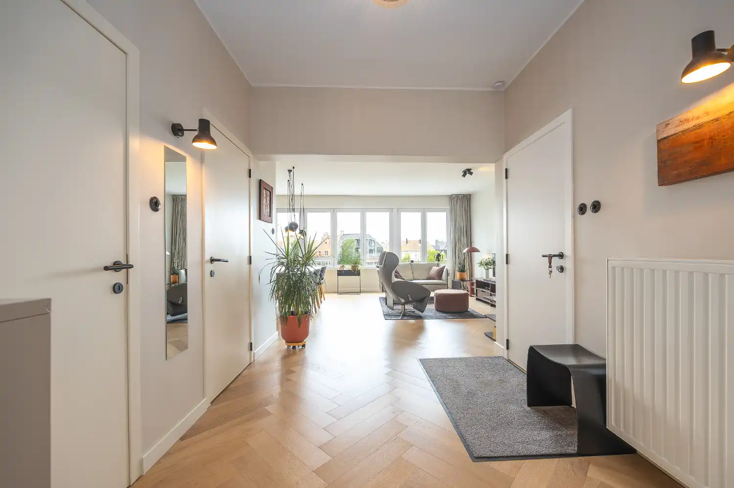 Gerenoveerd twee slaapkamer appartement met open zicht foto 11