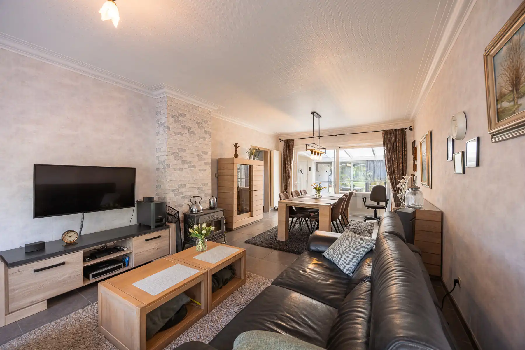 Charmante, uitmuntend onderhouden woning op een ruim perceel foto 3