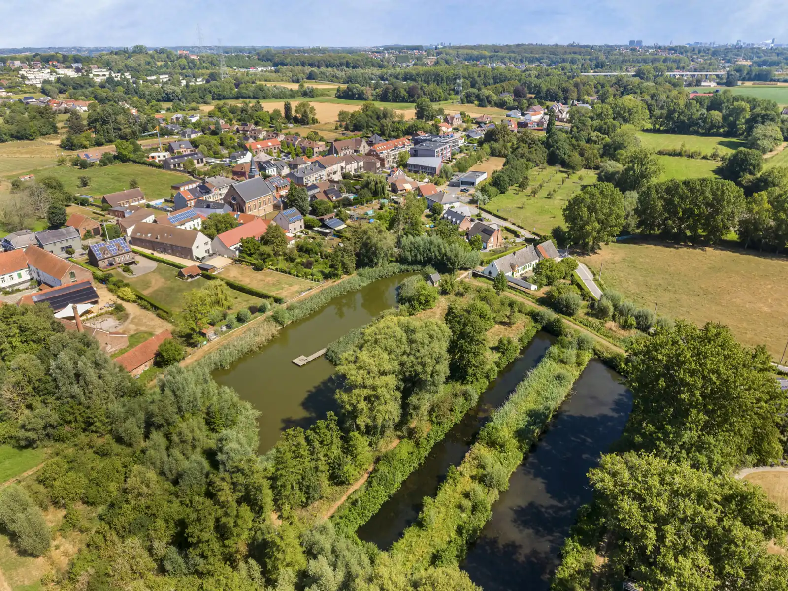 Ruime karakterwoning met 6 kamers, 3 badkamers en tuin foto 48