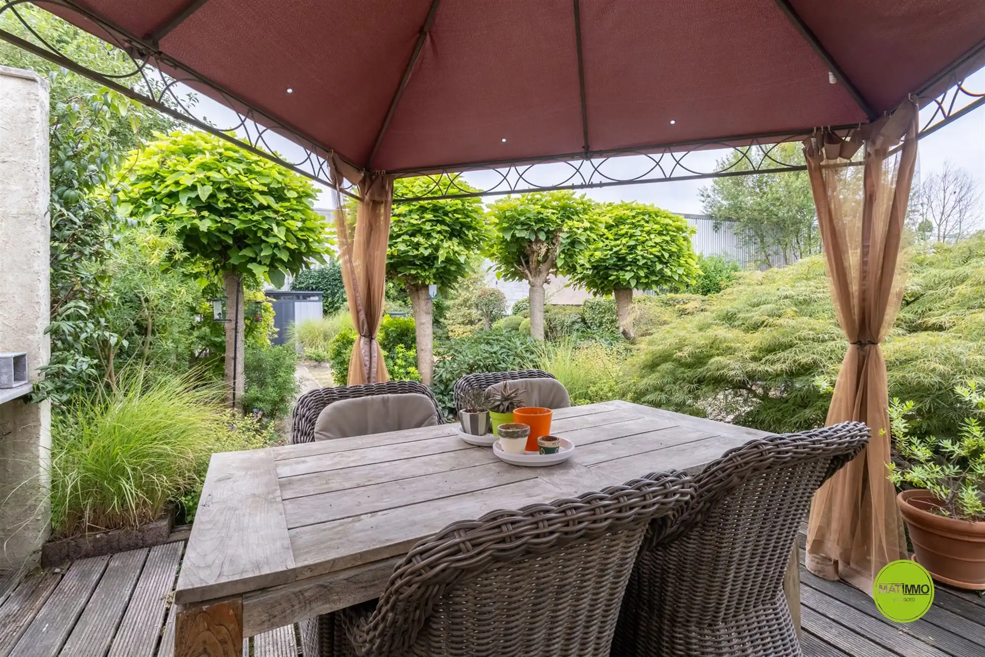 Halfopen woning met veel potentieel in het centrum van Bree foto 2
