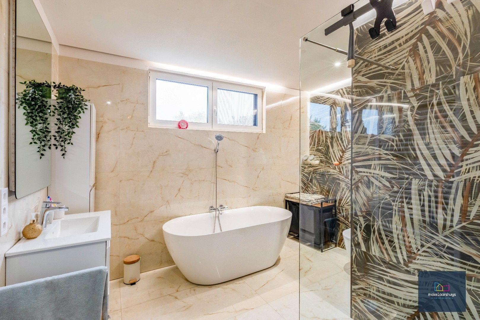 Energiezuinige instapklare woning met 3 slpk op een goede ligging foto 12