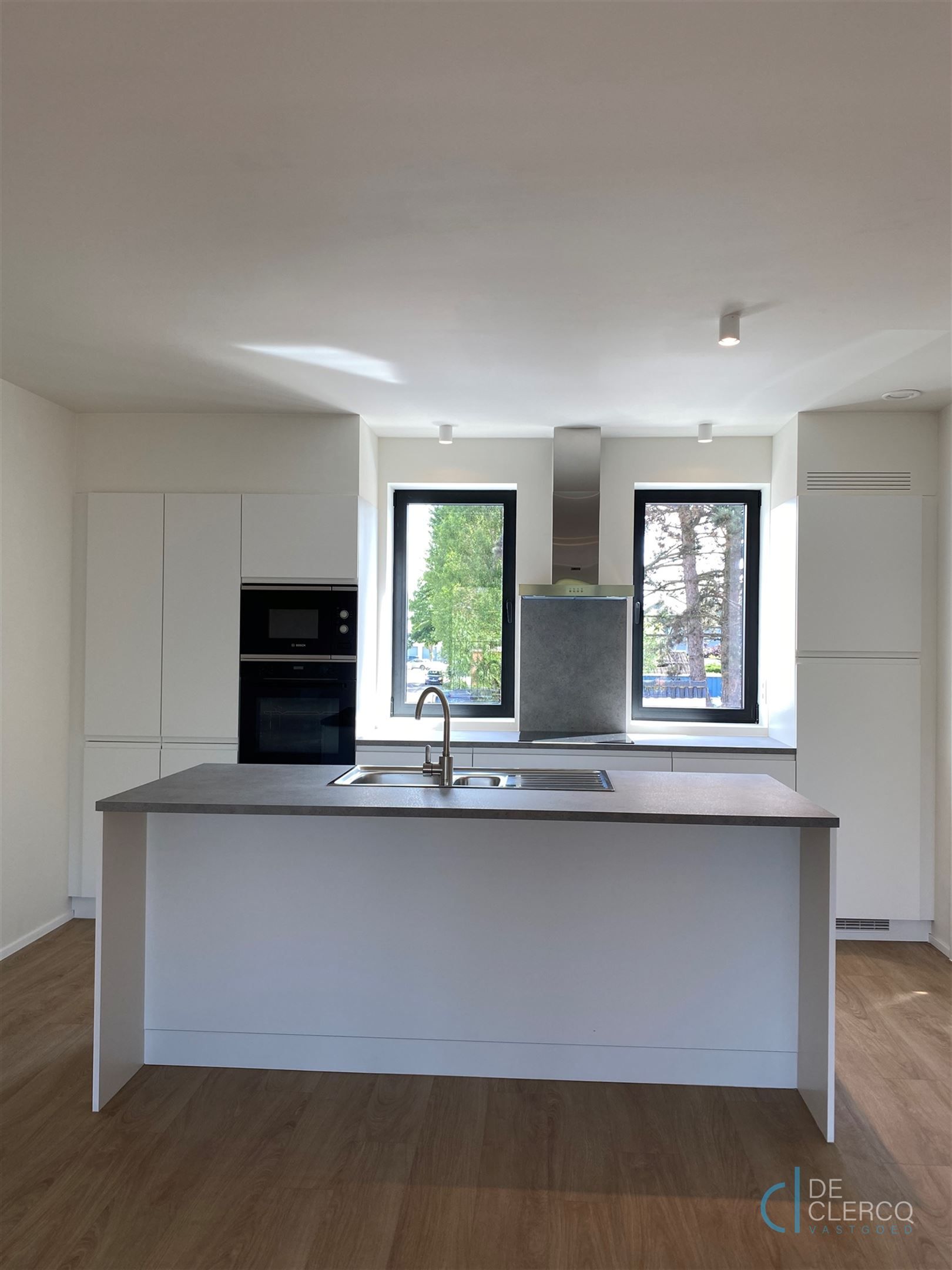 Tijdloos en duurzaam appartement TE HUUR op topligging in Lochristi! foto 5