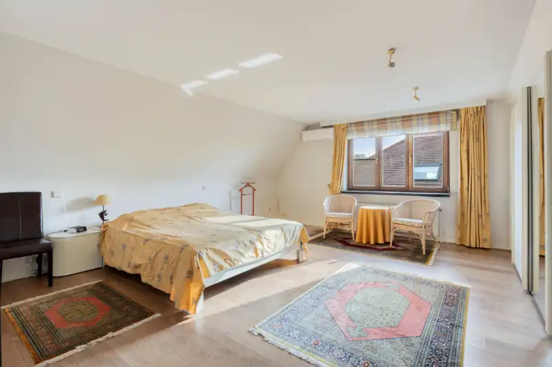 STATIGE VILLA MET PRACHTIGE TUIN OP EEN PERCEEL VAN 1.430 m². foto 22