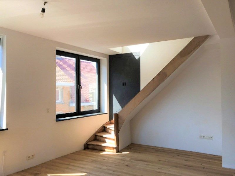 Prachtig duplex appartement met 2 slaapkamers en terras. foto 6