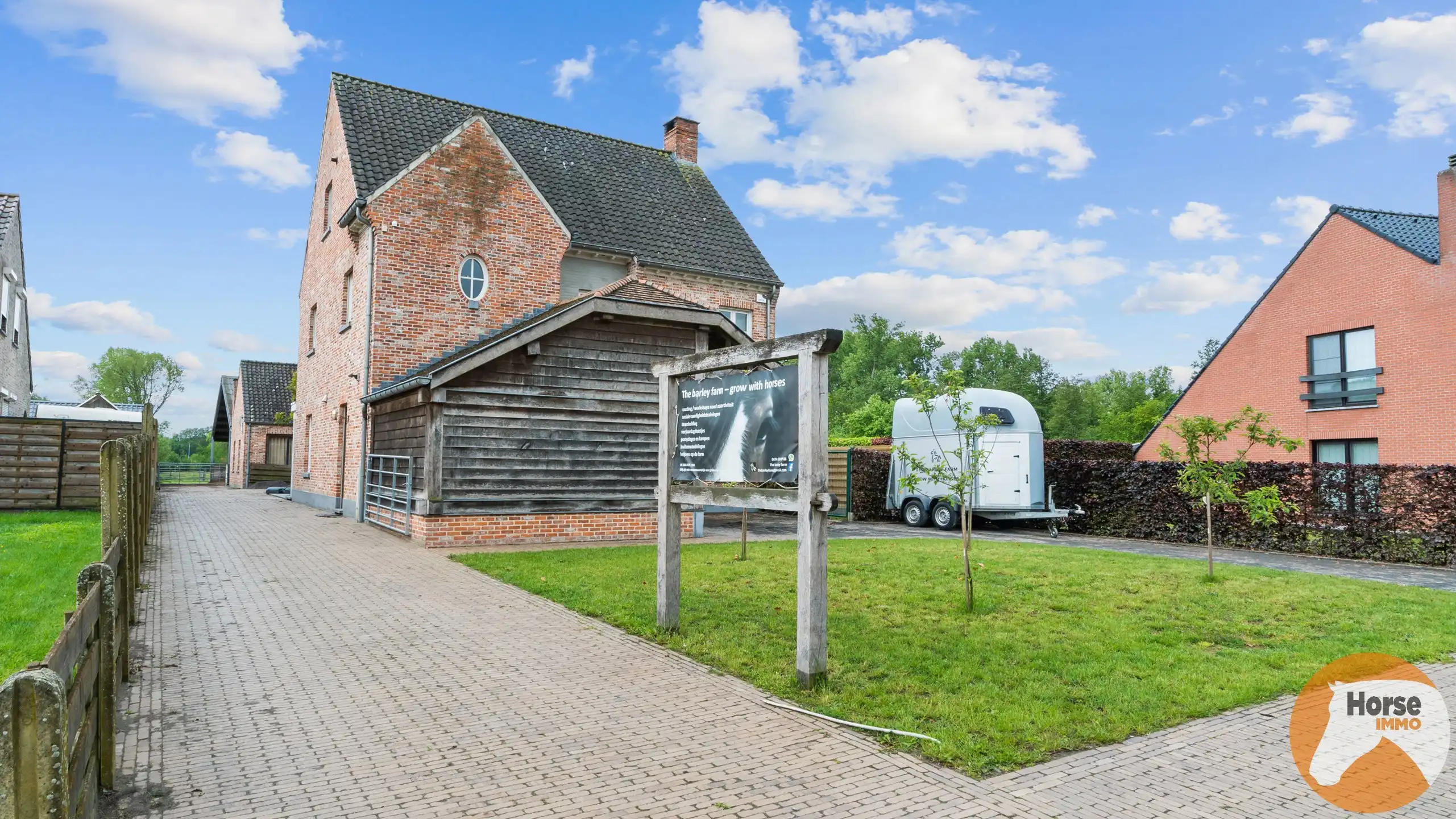 MOL - Landelijke woning met paardenststallen op ca. 1,3 Ha foto 3