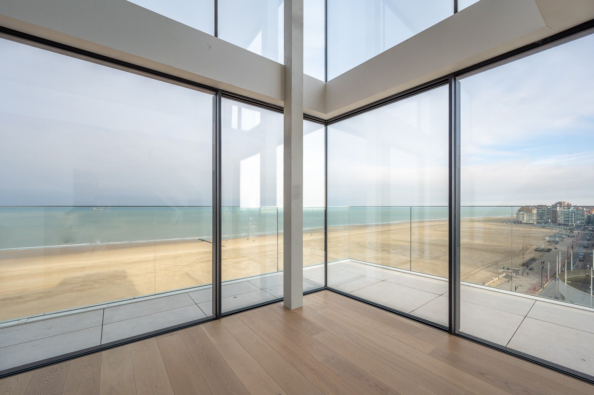 Exclusieve hoekduplex van 427 m² met frontaal zeezicht foto 9