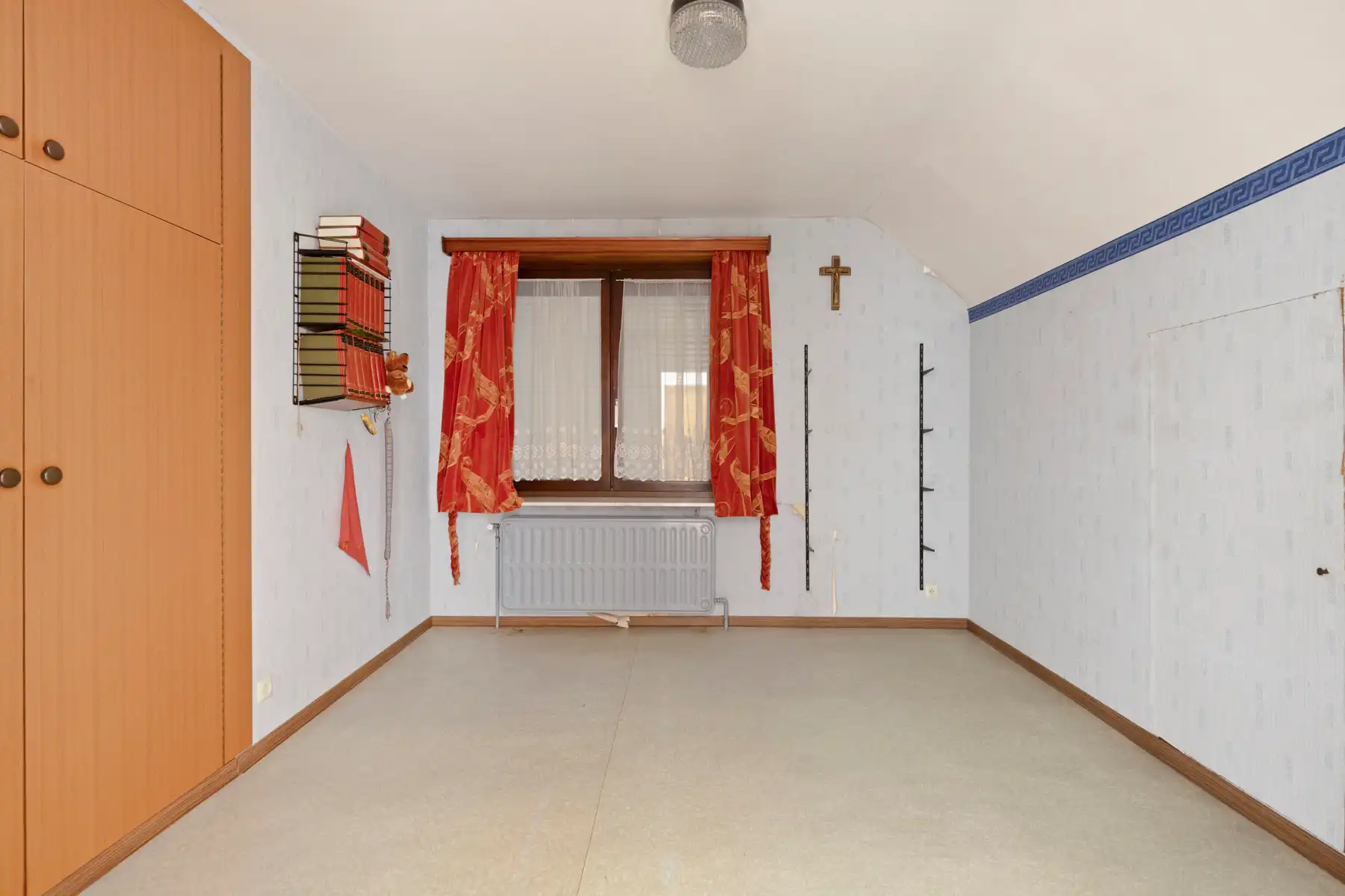 Te renoveren woning met 5 slaapkamers foto 19