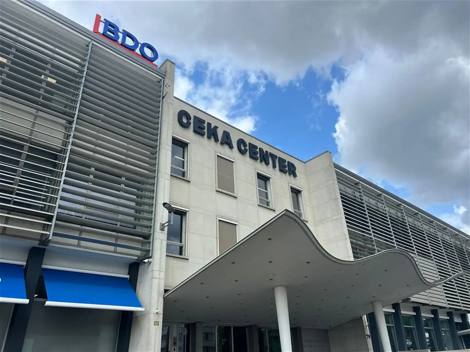 Instapklaar kantoor te huur ten noorden van Antwerpen foto 2