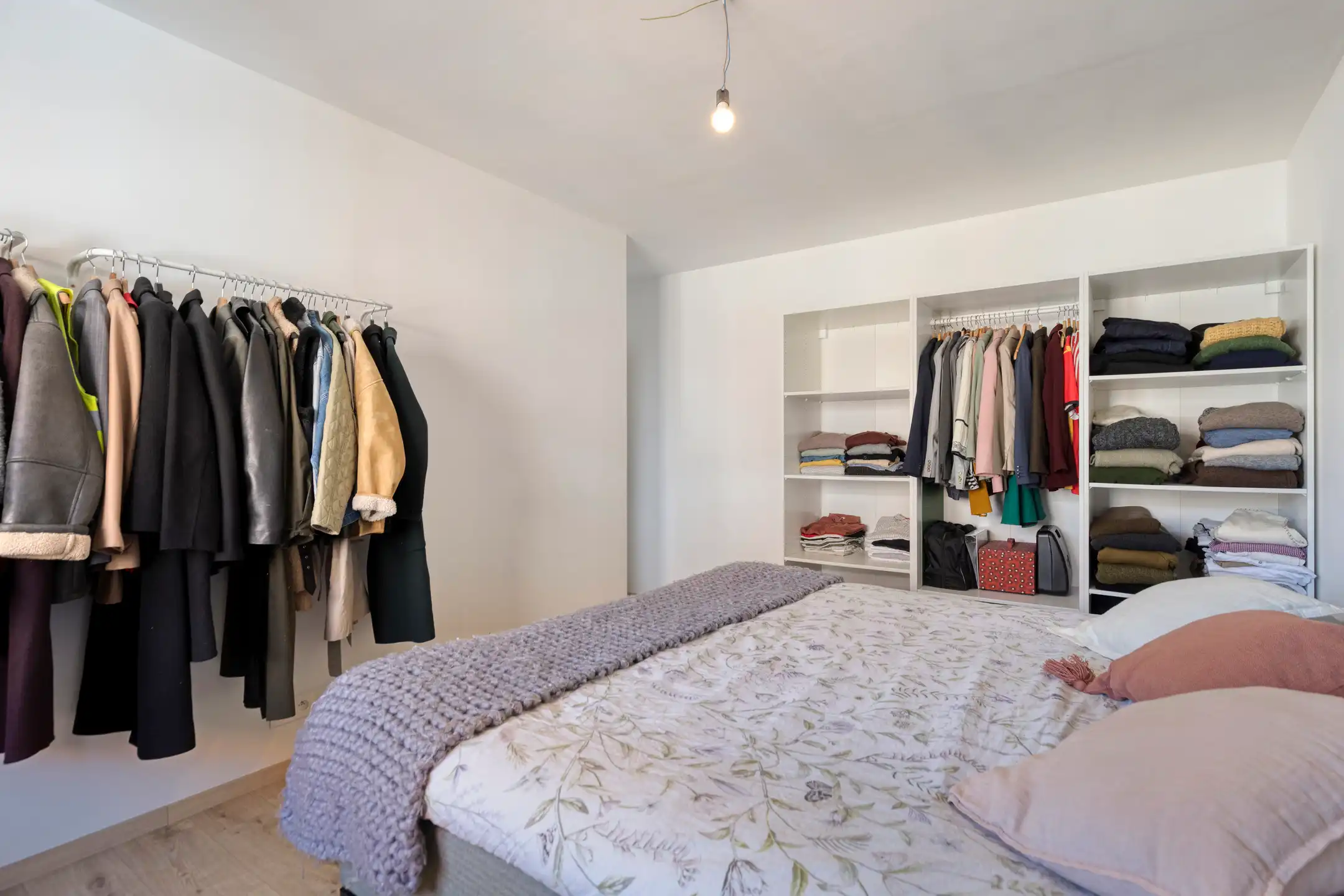 Trendy en lichtrijke woning met VEEL potentiëel foto 16