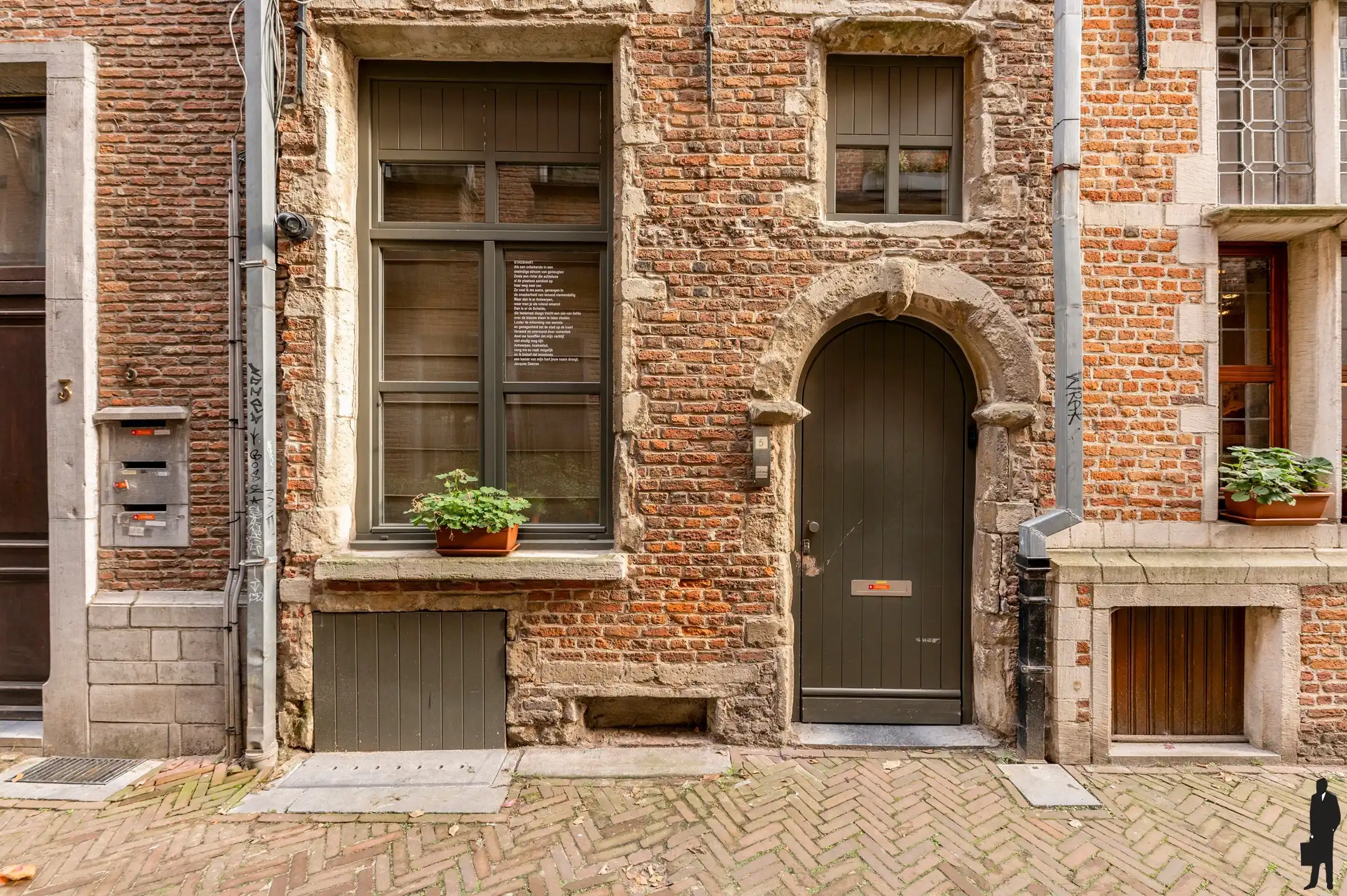 Hoofdfoto van de publicatie: Authentieke stadswoning met drie terrassen in het hart van Antwerpen