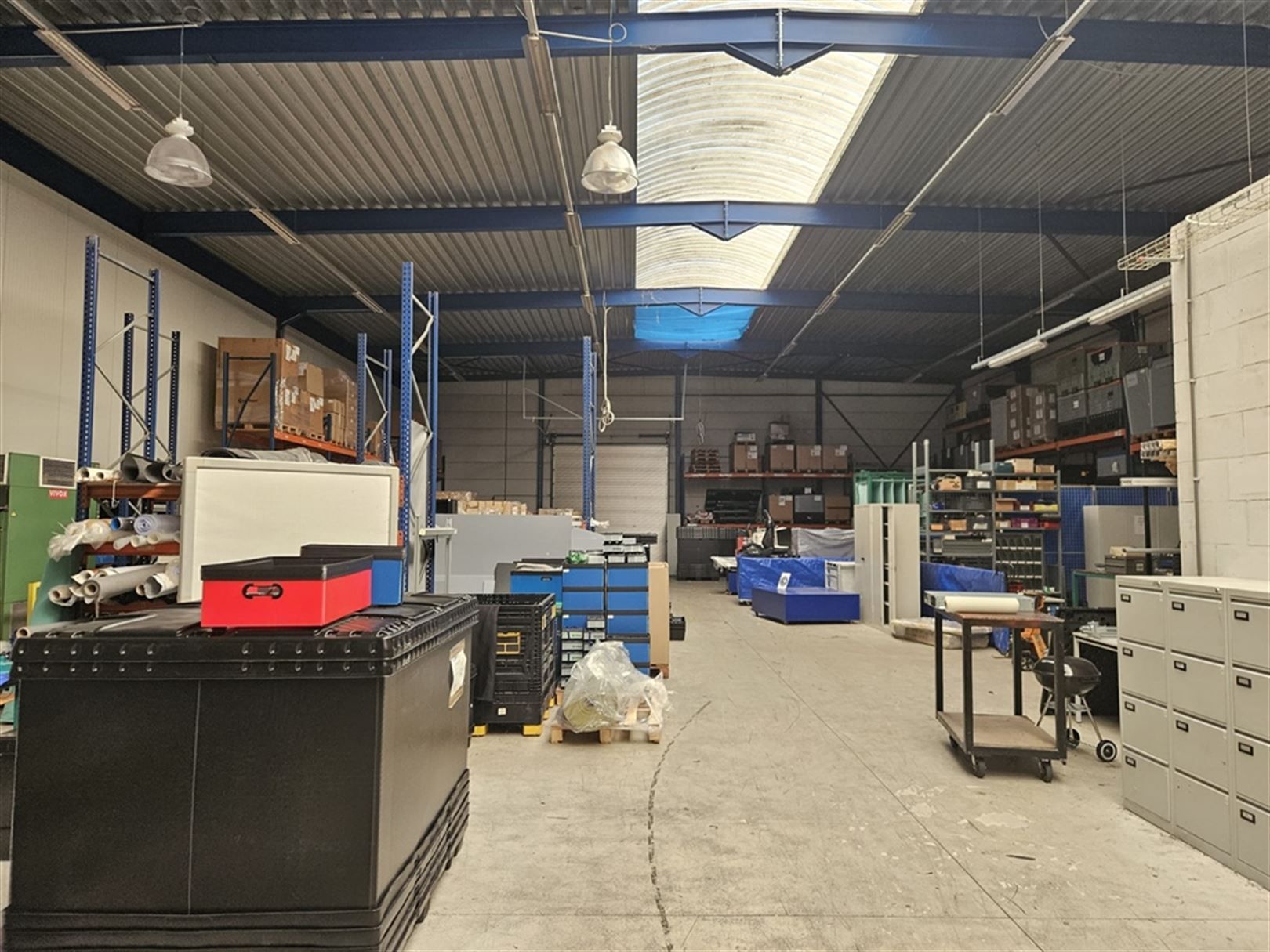 Magazijn met kantoren op topligging  foto 4