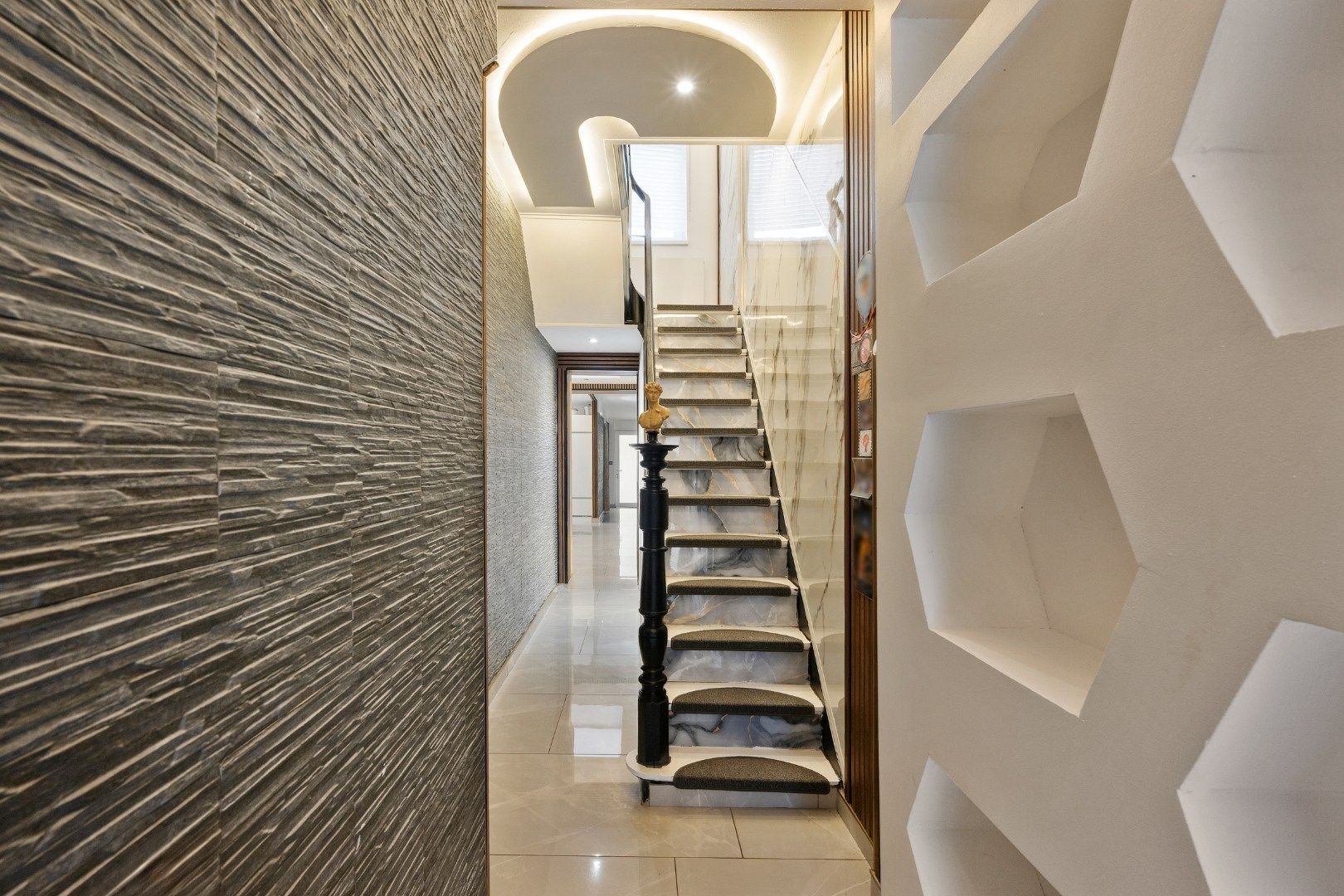 Gerenoveerde, energiezuinige woning met 4 slaapkamers, 2 badkamers en stadstuin in Menen foto 10