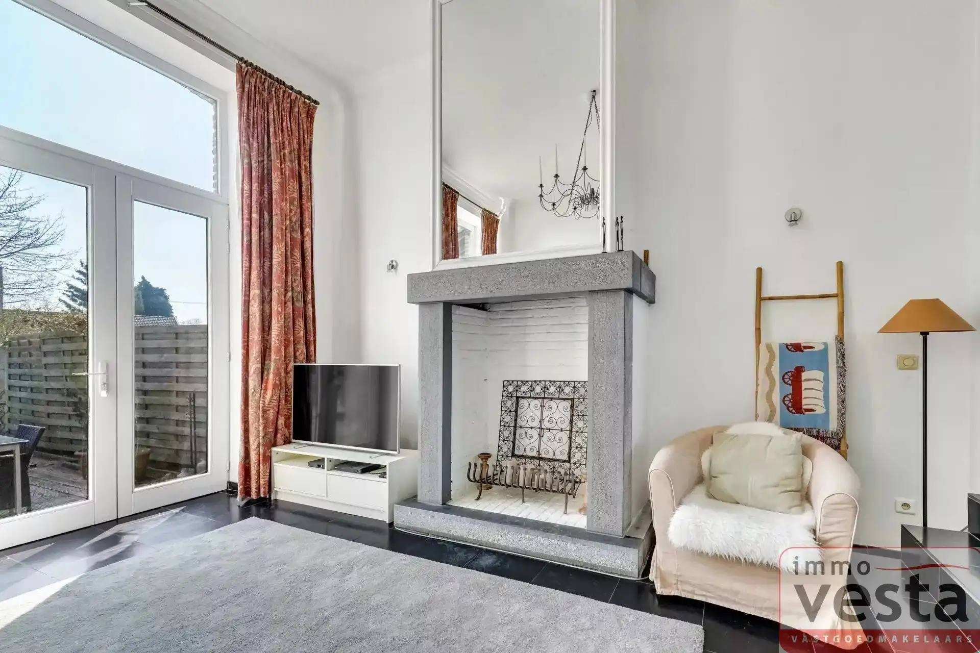 Karaktervolle woning met zwembad en ingerichte leefzolder foto 11