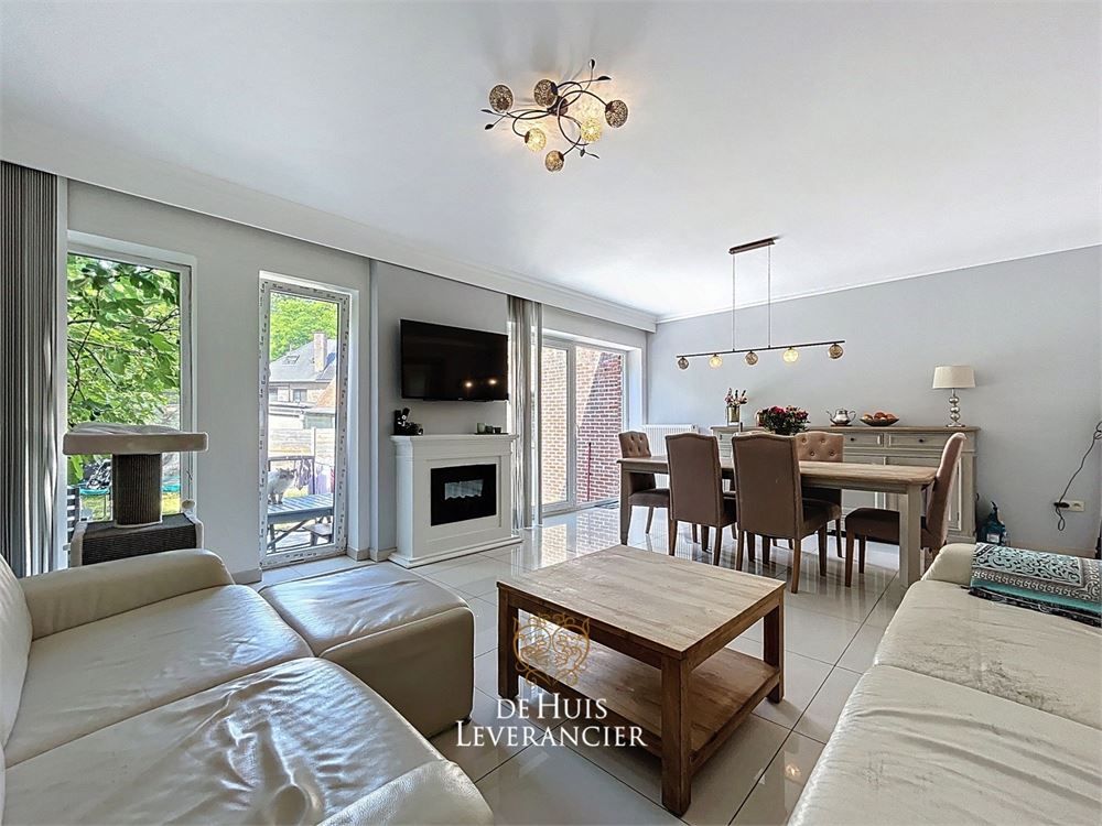 Prachtige, gerenoveerde woning met tuin en garage op toplocatie te koop in Mortsel! foto 14