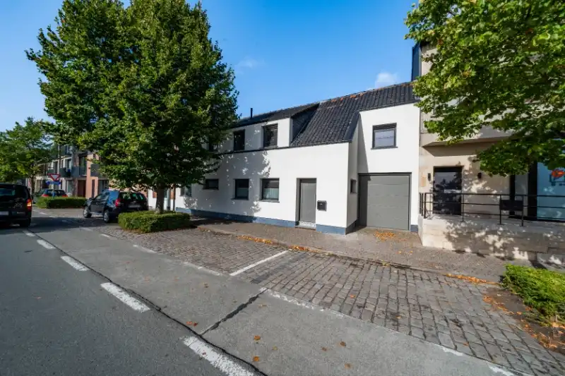 Centrum Torhout : Zeer ruime energetische woning met 4 slpk en 2 badkamers foto 3