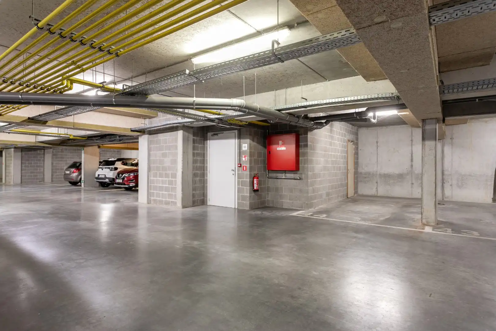 Instapklaar en energiezuinig gelijkvloers appartement met 2 SLPKS, tuin en terras foto 14