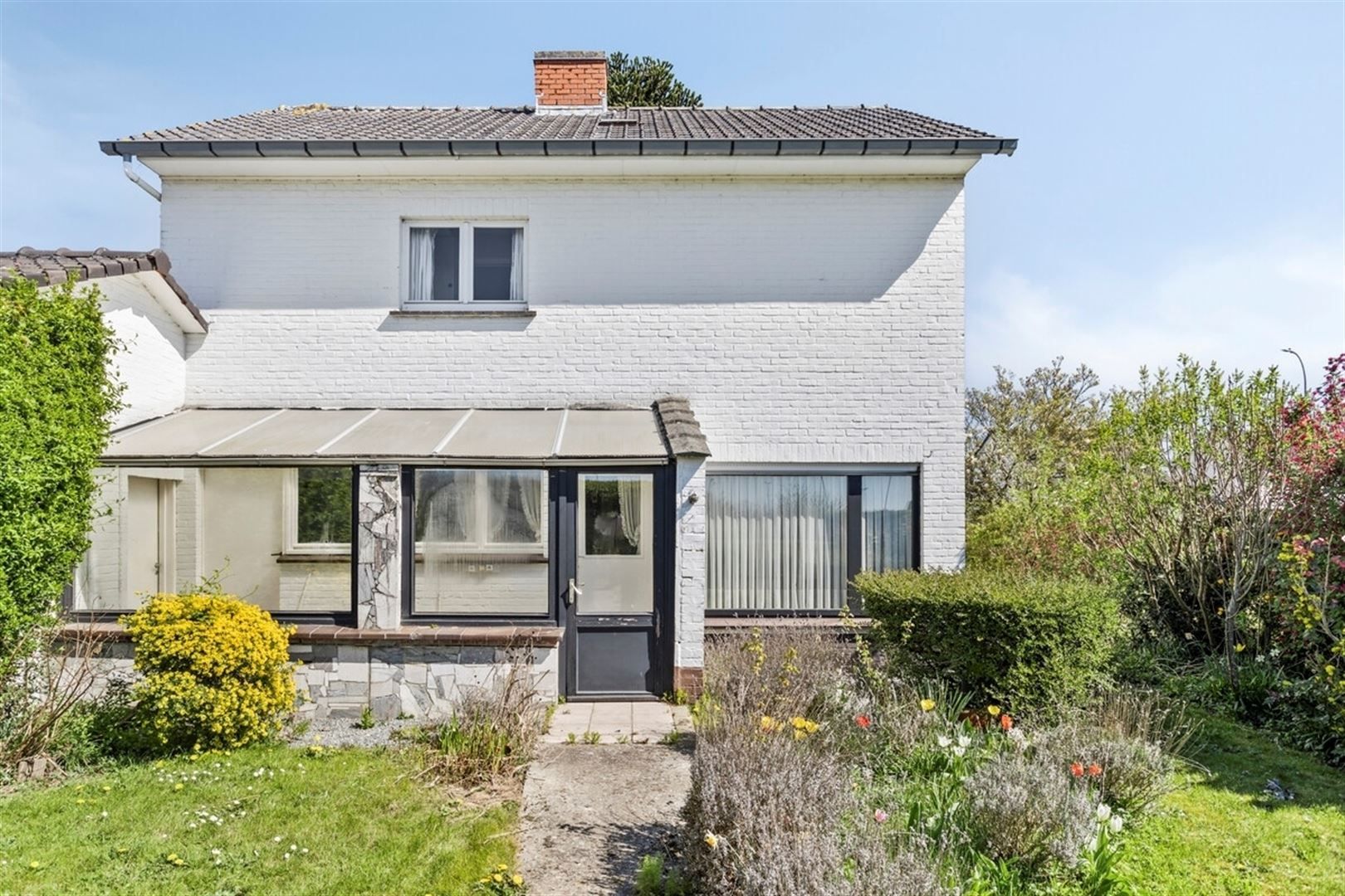 Statige te renoveren woning in deelgemeente Bevere. foto 2