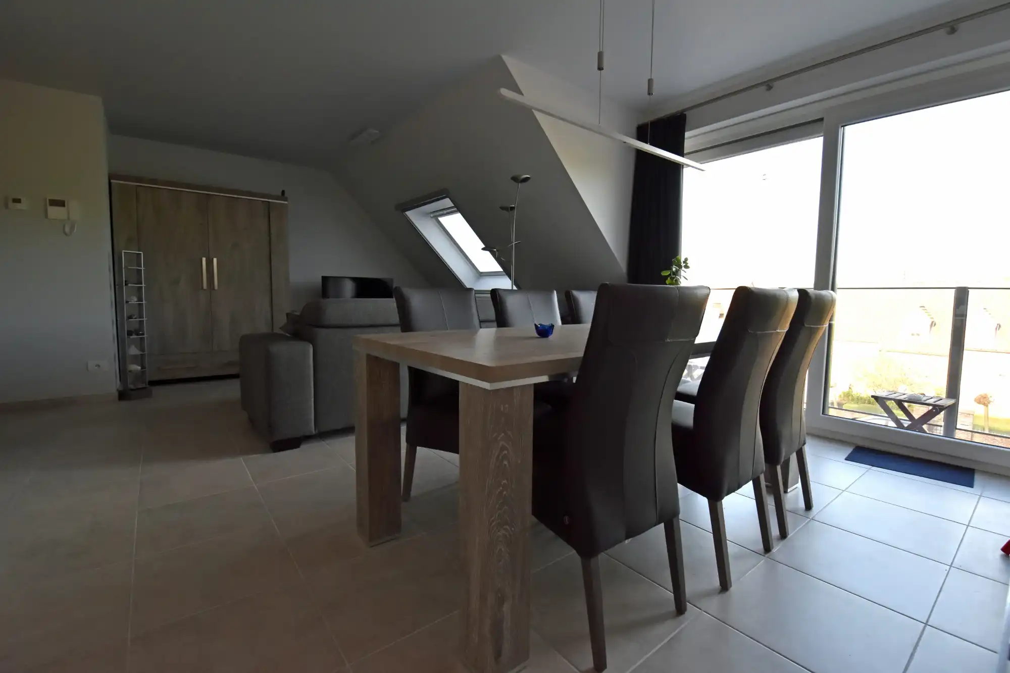 BEZOEKMOMENT WOENSDAG 15/04 VAN 16U30 TOT 18U | RECENT 2 SLPK APPARTEMENT MET TERRAS, LIFT EN INCLUSIEF AUTOSTAANPLAATS foto 3