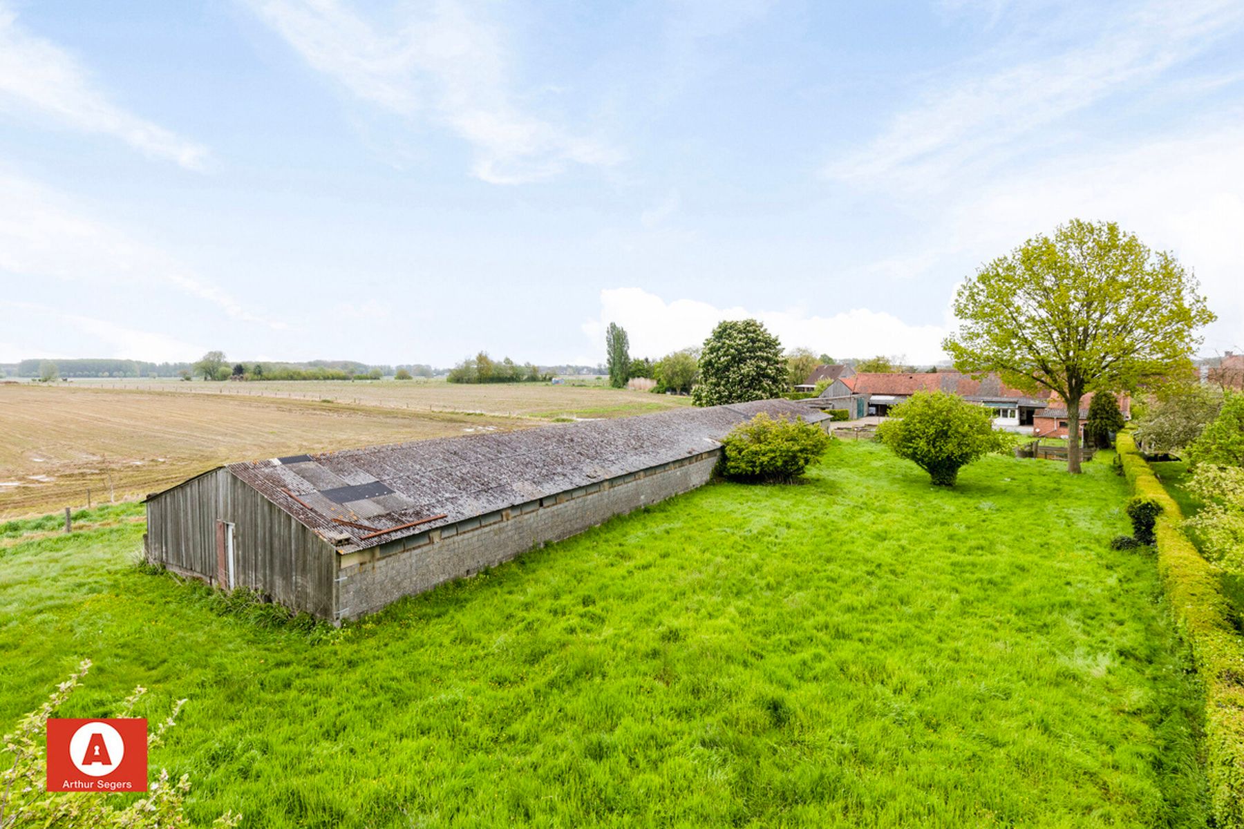 Uniek gelegen hoeve met loods in tweede orde op ruim 50 are foto 3