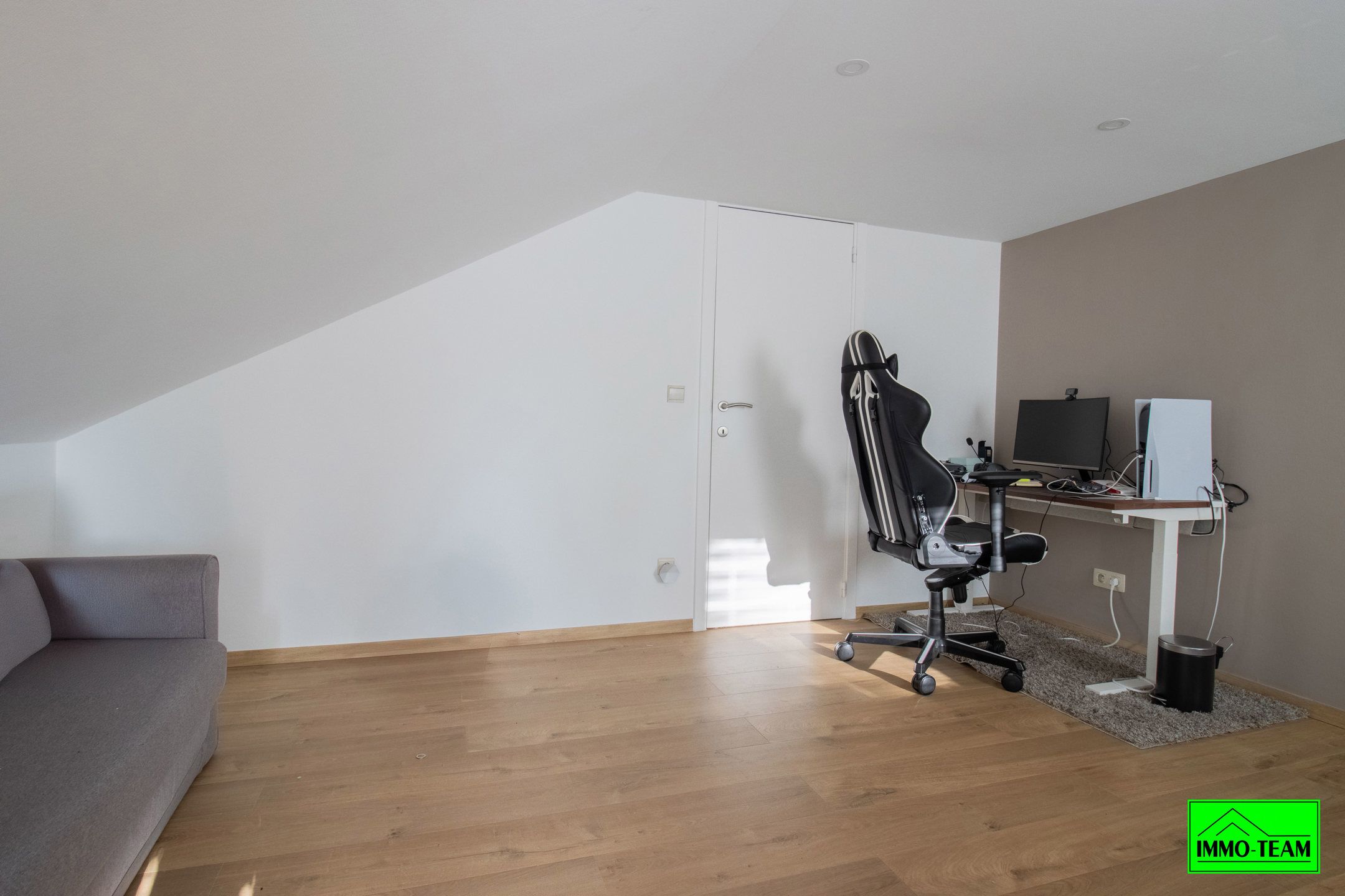 Instapklare villa met 3 slaapkamers, garage en ruime tuin  foto 17