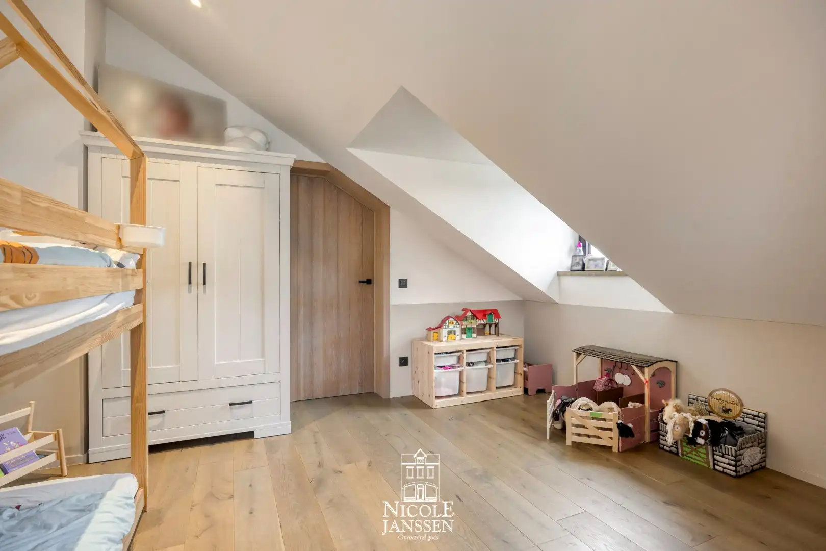 Ruime gezinswoning foto 21