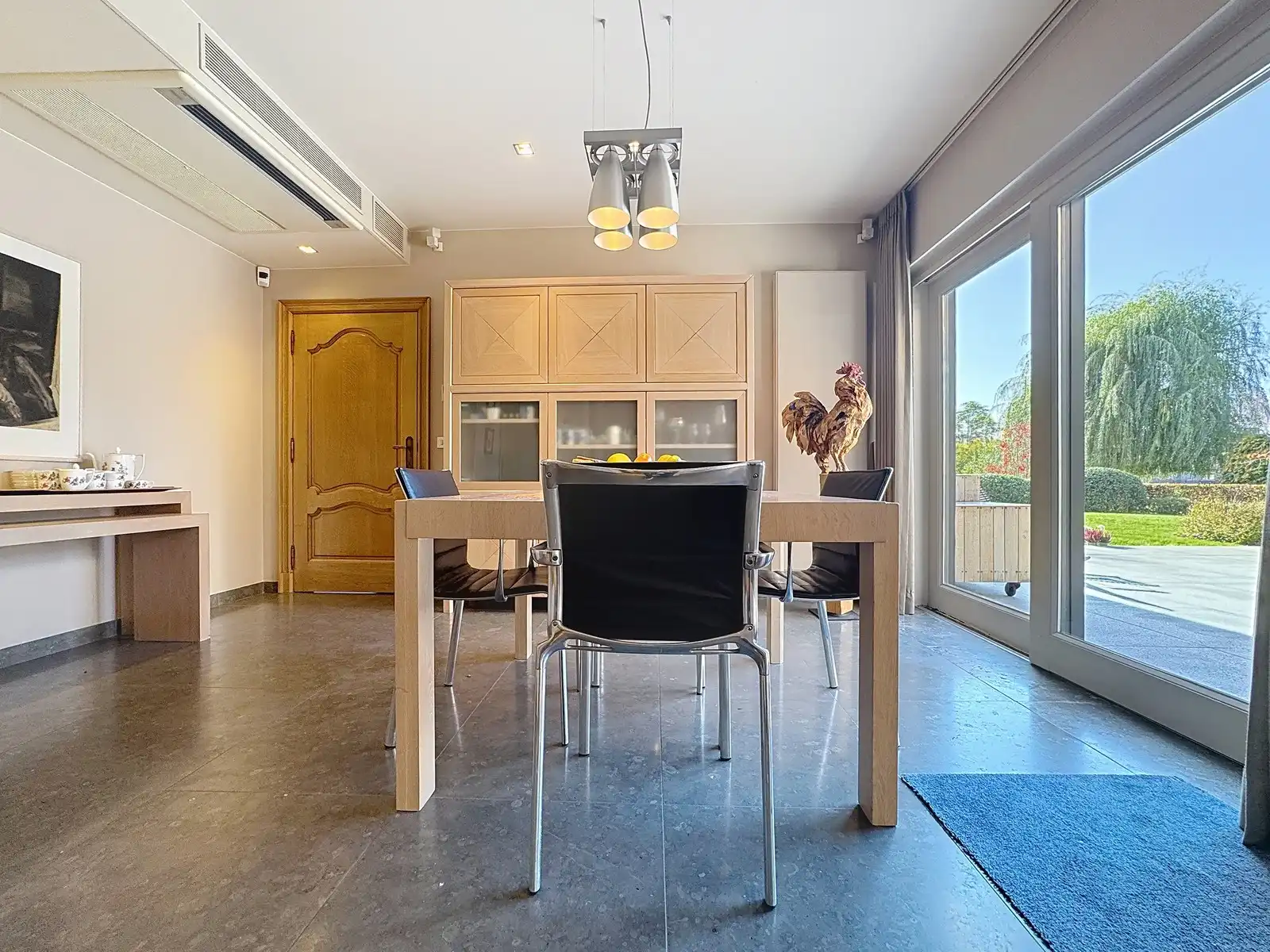 Instapklaar, luxueus afgewerkte VILLA (5 slpkms, dubbele garage, ...) met BIJGEBOUWEN (stallingen en bergplaats) te Ingelmunster. Grondopp.: 2.814m2 foto 8