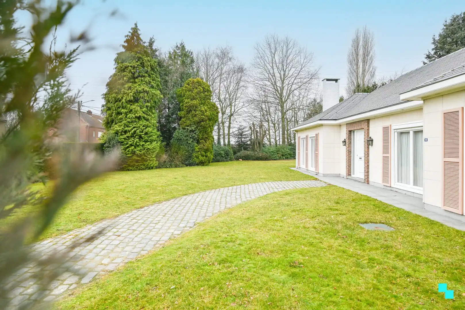 Riante, karaktervolle residentiële bungalow te Waregem foto 22