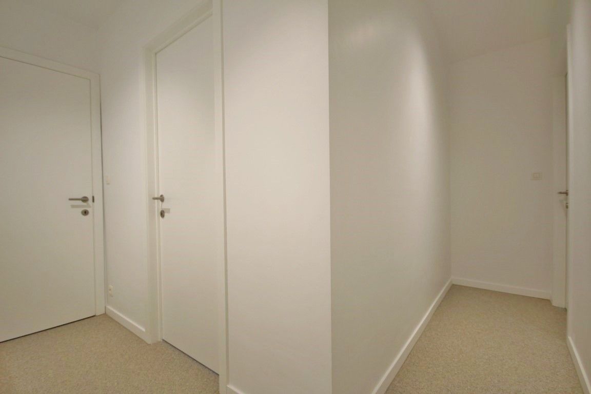 Moderne woning met 3 slaapkamers en tuin in het rustige Landen foto 20