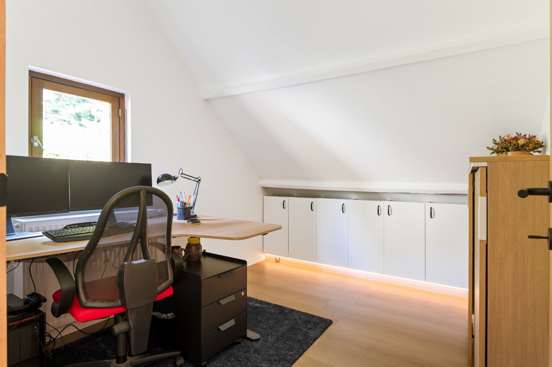 Uiterst charmante woning op toplocatie foto 16