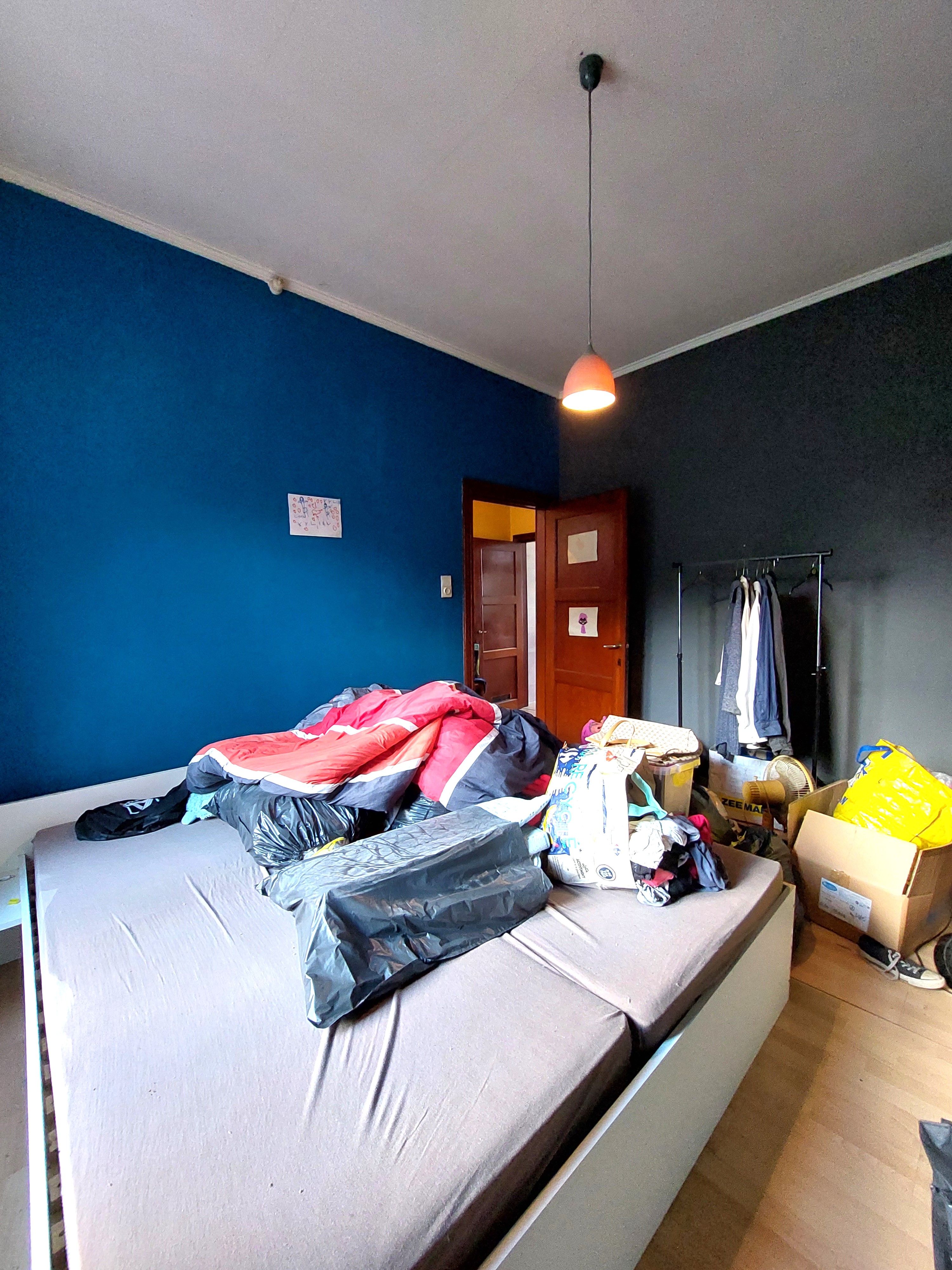 Goed gelegen woning // 2 slaapkamers + zolder om af te werken foto 18