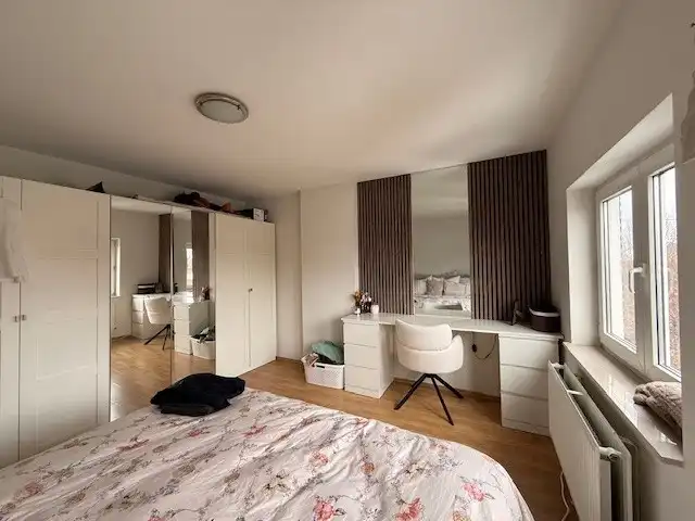 Een nette, comfortabele  gezinswoning met 3 slaapkamers, garage en tuin. foto 11