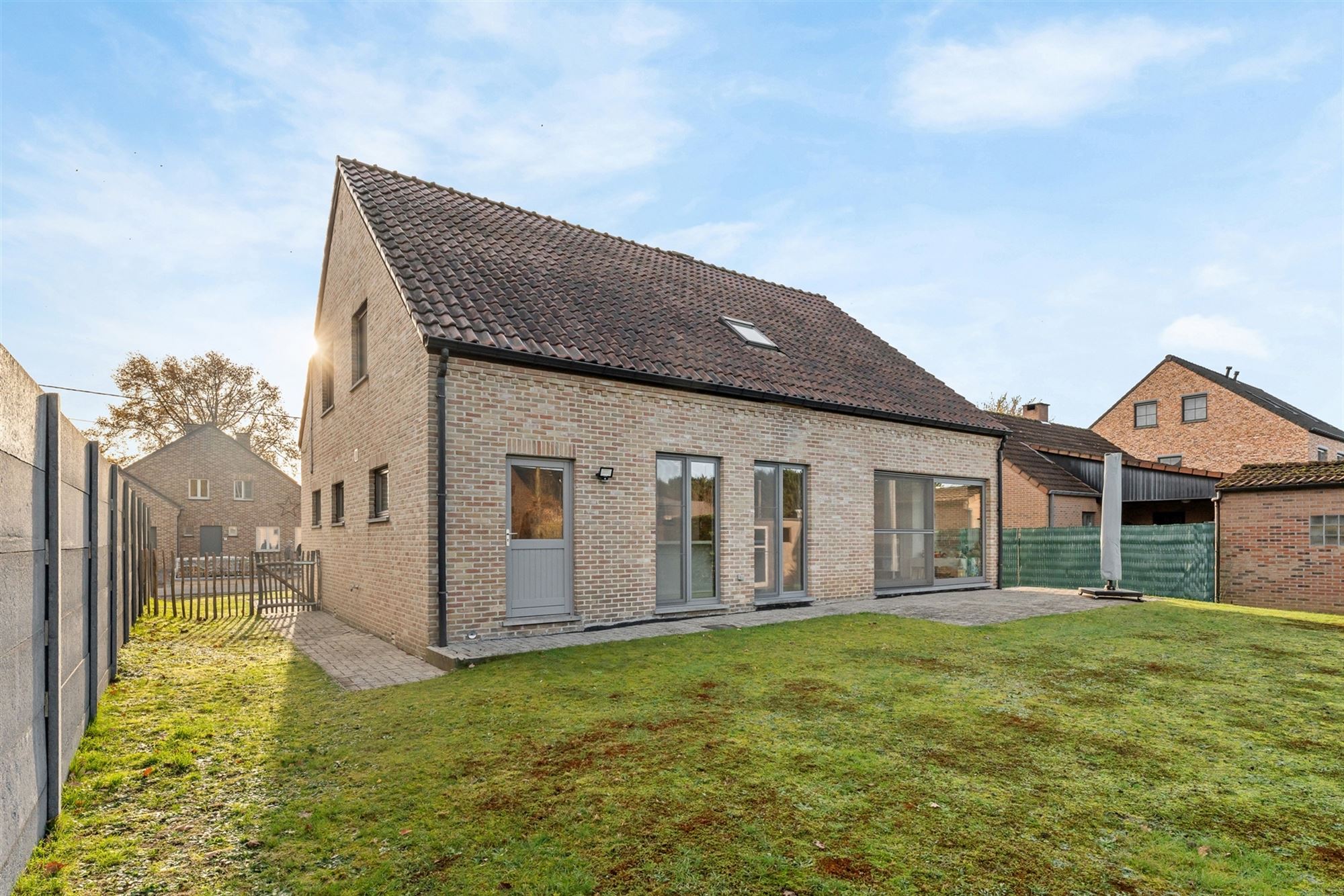 MOOI GERENOVEERDE WONING MET 4 SLAAPKAMERS OP RUSTIGE LIGGING VLAKBIJ KOERSEL CENTRUM foto 25